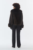 KIM Veste en fausse fourrure — Gris Anthracite — vue 7