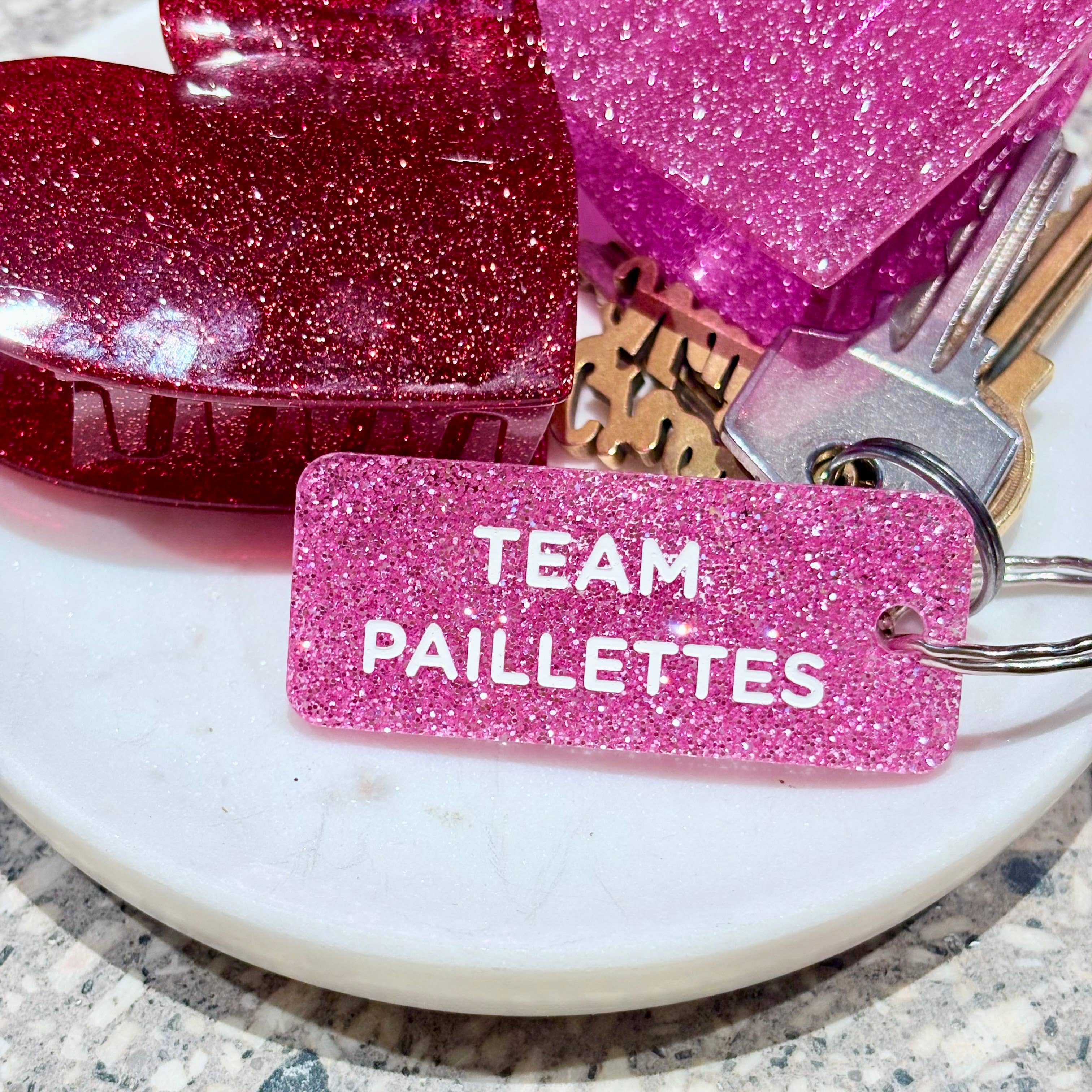 TEAM PAILLETTES Porte-clés à paillettes Plus de Love: Fuchsia