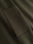 GABadriel Pull col rond en maille Lume, poche manche — Gabba — Forest Night — détail de la poche manche 4 | Appart 17 Bruxelles