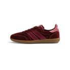 CAVAL Pulse Burgundy Crush Baskets asymétriques en cuir velours bordeaux — CAVAL — Burgundy Crush — packshot, pied gauche 2 | Appart 17 Bruxelles
