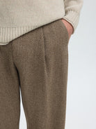 Selected Homme SLM220 LOOSE LOU Pantalon ample en laine — Selected Homme — Delicioso — porté, matière 4 | Appart 17 Bruxelles