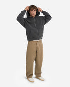 Colorful Standard Organic Oversized Zip Hood Sweat zippé à capuche — Colorful Standard — Faded Black — porté en pied 2 | Appart 17 Bruxelles