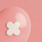 Vase cœur Love Patch en céramique — Upside Stories — Rose — mise en situation 6 | Appart 17 Bruxelles
