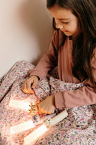 Veilleuse et lampe de lecture rechargeable Zoo Light — The Zoofamily — Raton laveur — autre vue 5 | Appart 17 Bruxelles