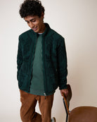 SENONCHE Veste polaire double face à motif jacquard placé — FAGUO — Vert foncé — porté, de face 3 | Appart 17 Bruxelles