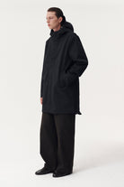 TERROR WEATHER Parka imperméable isolée MEIDA 150 g — Welter Shelter — Black — porté 3 | Appart 17 Bruxelles