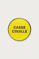 Pin's « Casse couille » — Jaune pailleté — Félicie Aussi | Appart 17 Bruxelles