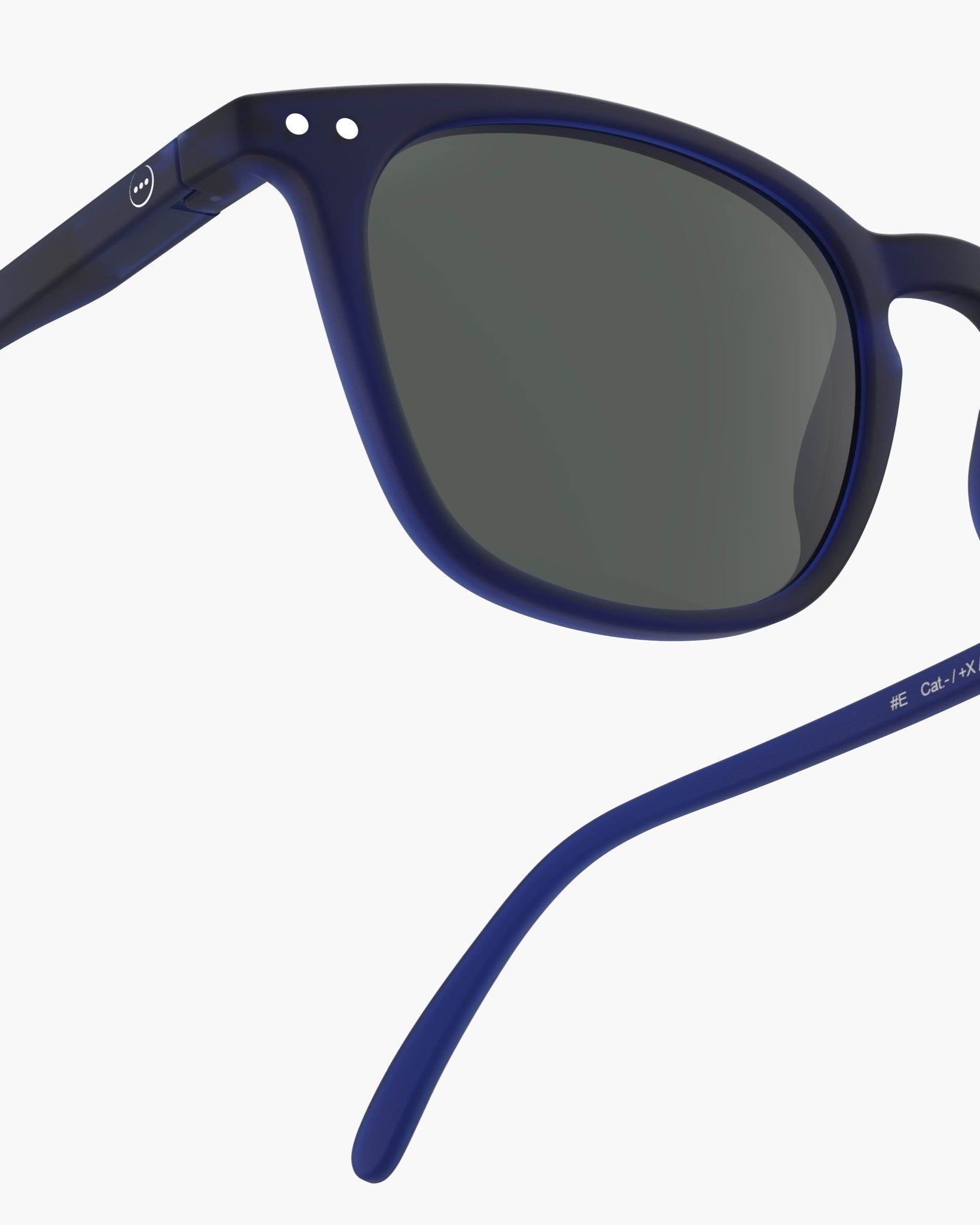 Lunettes de soleil rectangulaires #E Midnight Blue – Izipizi | Appart 17