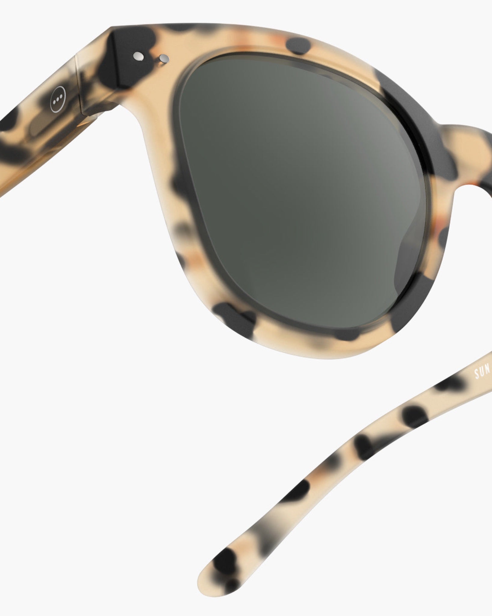 Lunettes de soleil trapèze #N Light Tortoise – Izipizi | Appart 17