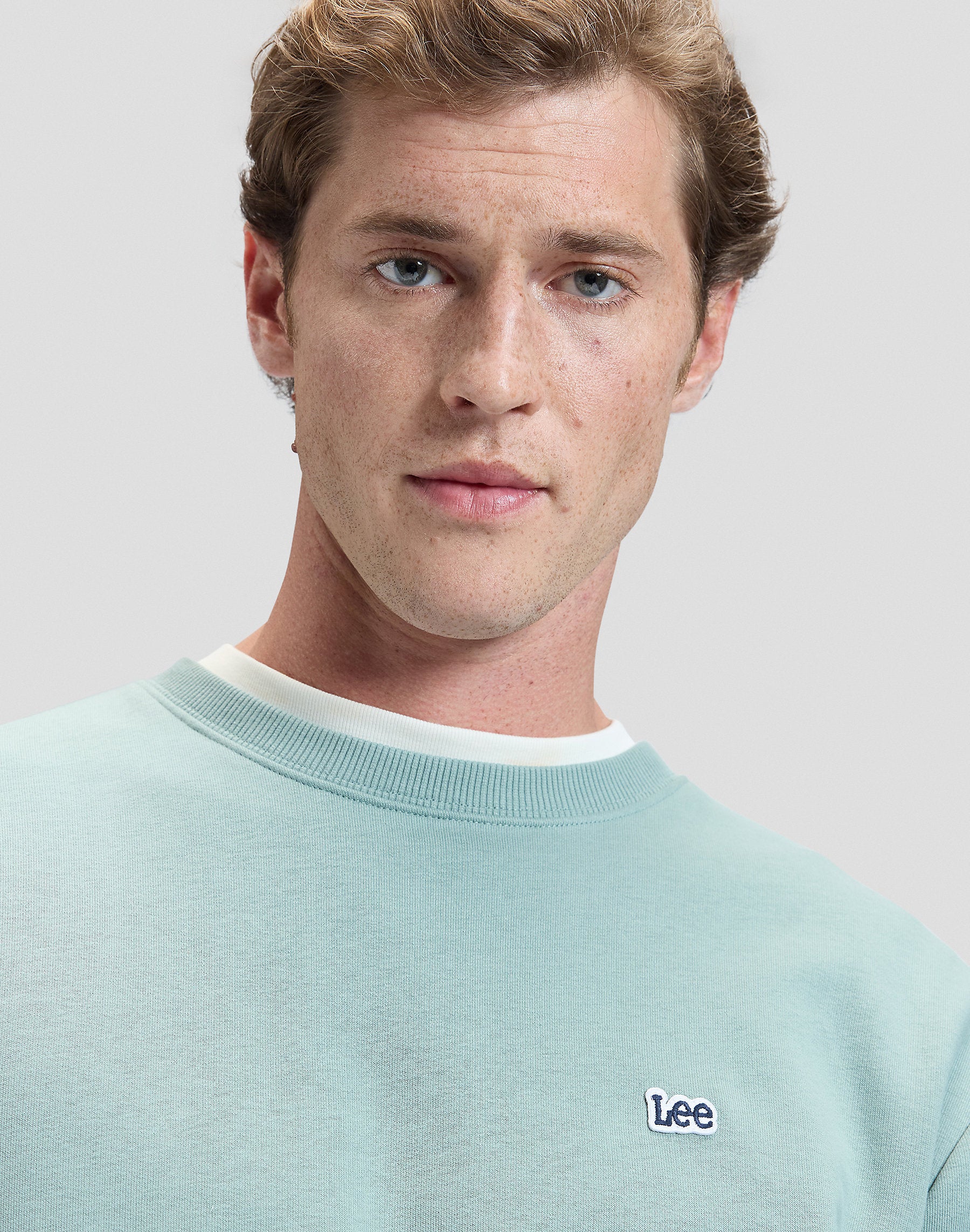 Sweatshirt Lee Patch Crew Desert Sage — Homme Appart17